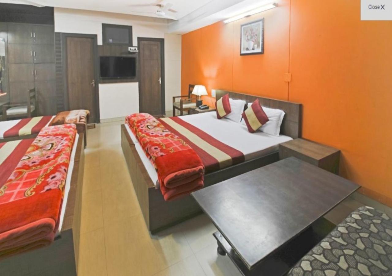 Hotel Palace Amritsar Exterior photo