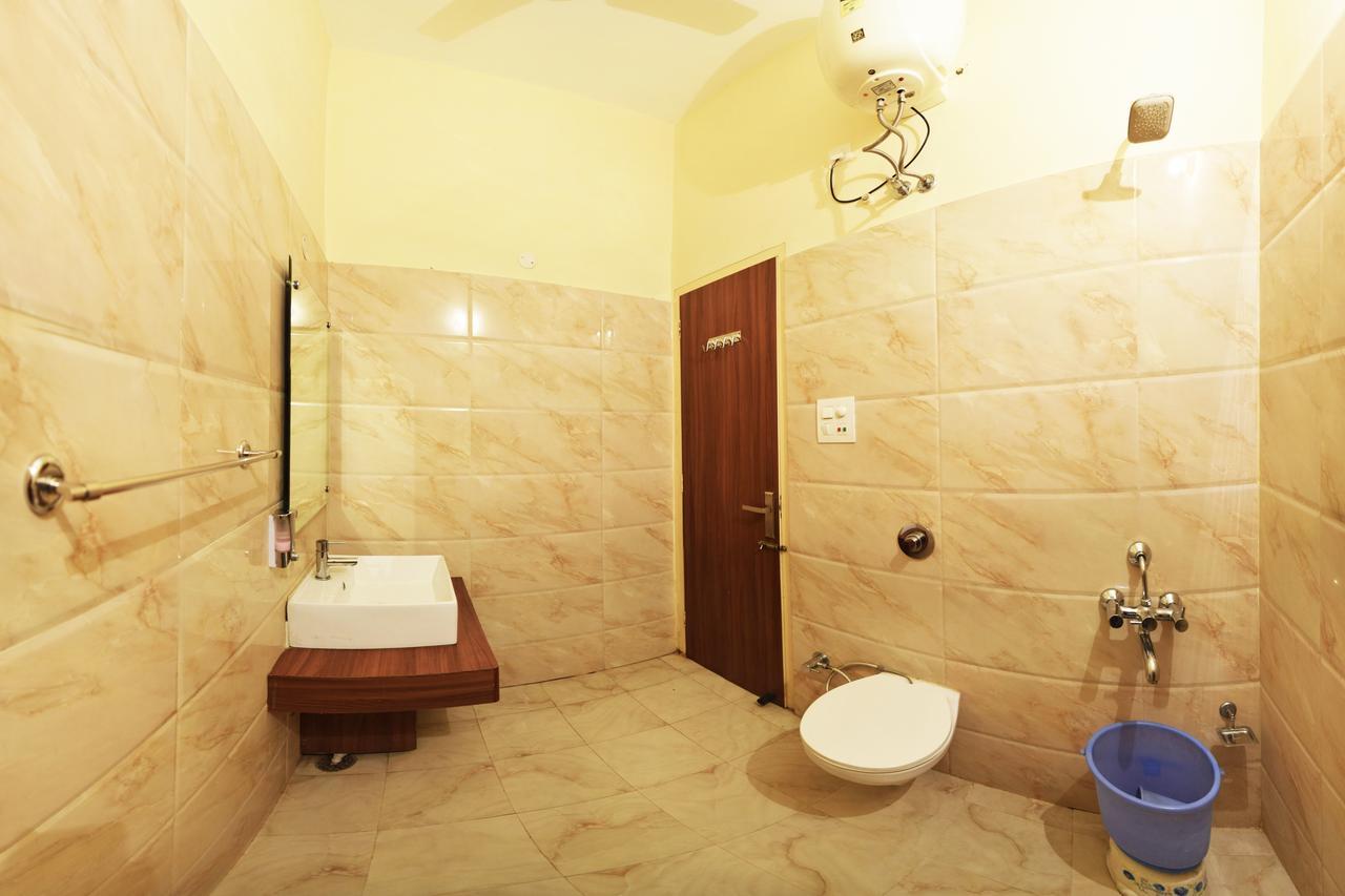 Hotel Palace Amritsar Exterior photo