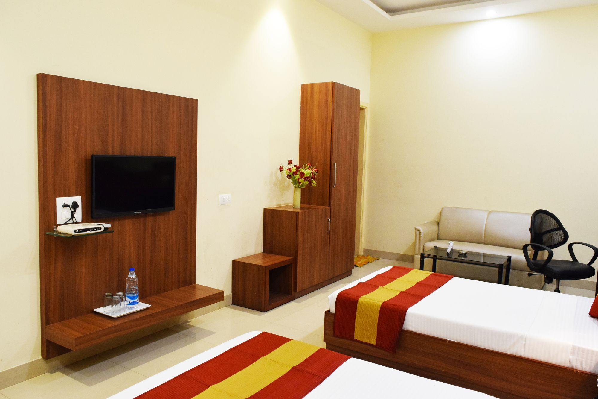 Hotel Palace Amritsar Exterior photo