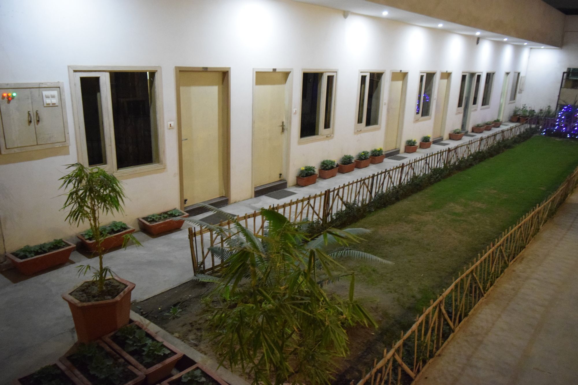 Hotel Palace Amritsar Exterior photo