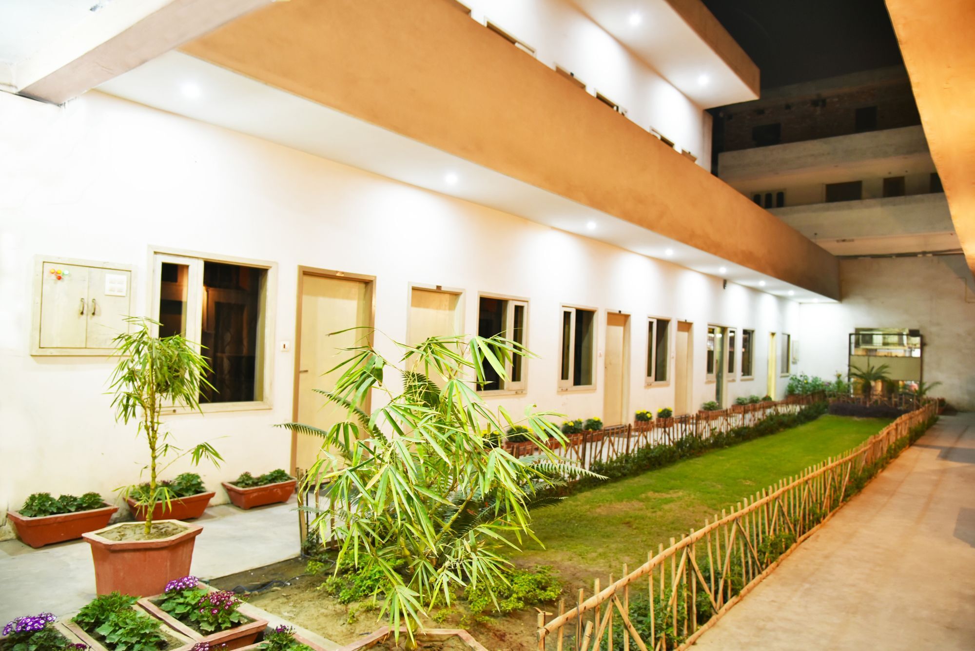 Hotel Palace Amritsar Exterior photo